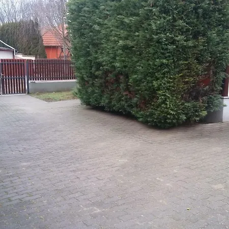 Apartment Rozsa Ueduelohaz *