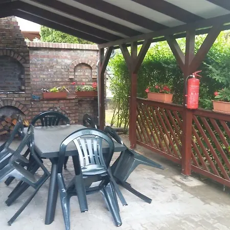 Apartment Rozsa Ueduelohaz