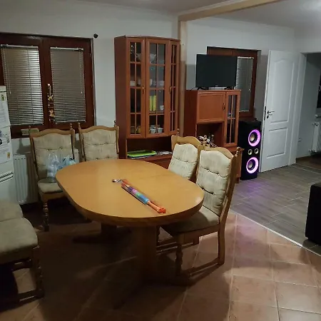 Apartment Rozsa Ueduelohaz