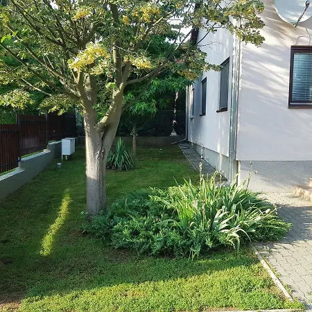 Apartment Rozsa Ueduelohaz Tiszafured