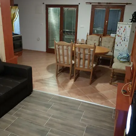 Apartment Rozsa Ueduelohaz
