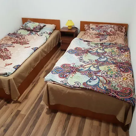 Apartment Rozsa Ueduelohaz Tiszafured