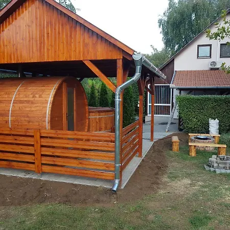 Rozsa Ueduelohaz
